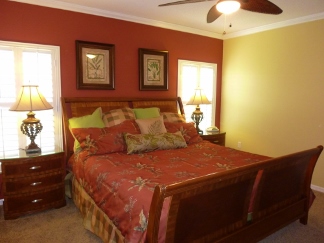 Our Florida villa near Disney has 6 bedrooms. The master Suite has a King size bed.